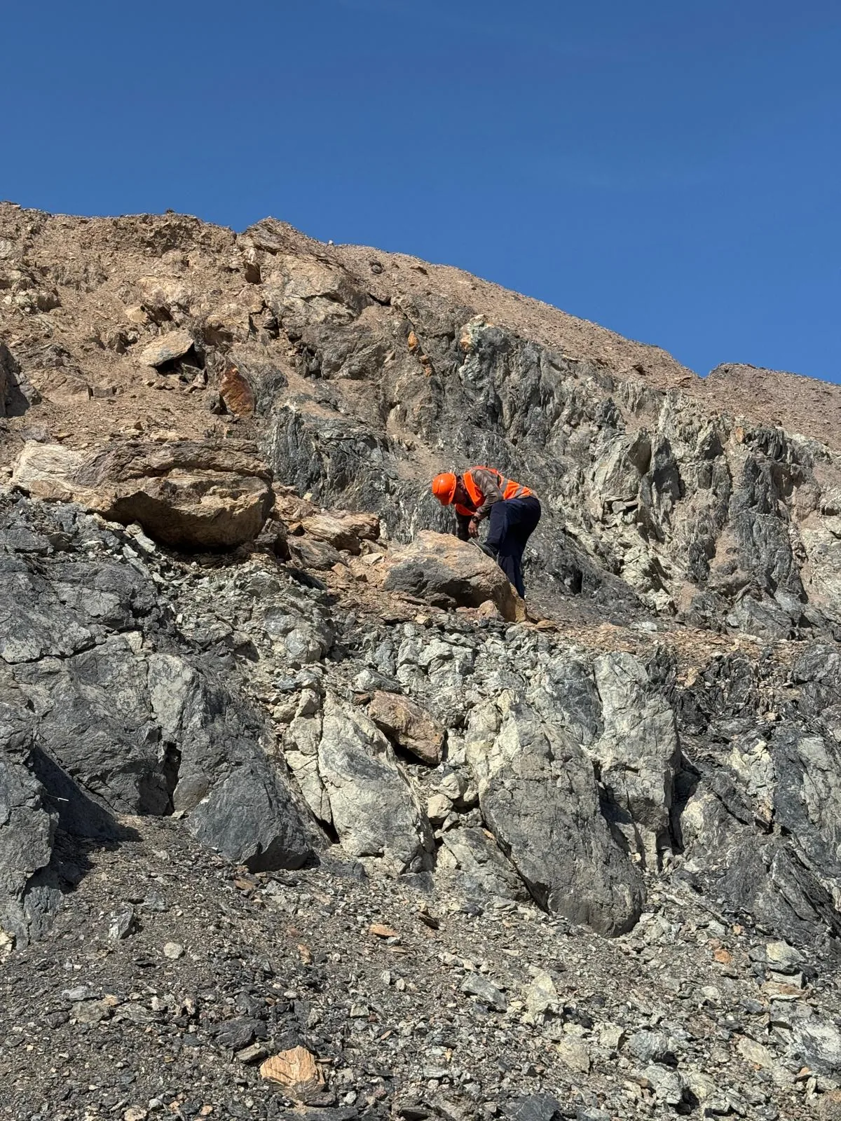 Kazakistan saha jeolojisi çalışması